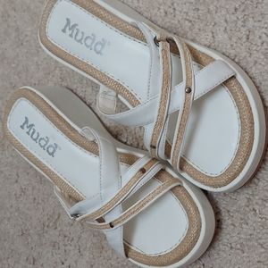 Mudd VTG 90’s Y2K White Faux Leather & Rattan Square Toe Chunky Platform Sandals